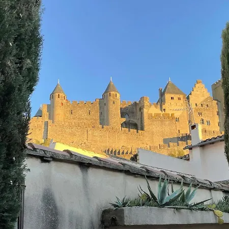 Le Petit Camisou, Un Ecrin Au Pied De La Cite