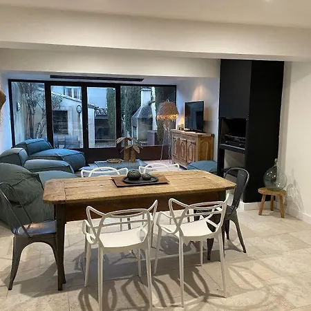 Le Petit Camisou, Un Ecrin Au Pied De La Cite *