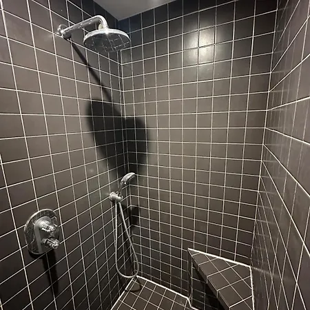 Holiday home Le Petit Camisou, Un Ecrin Au Pied De La Cite *