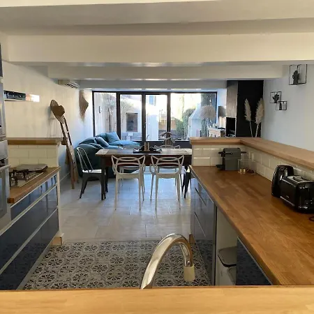 Le Petit Camisou, Un Ecrin Au Pied De La Cite *