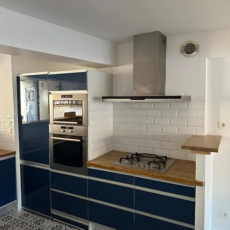 Holiday home Le Petit Camisou, Un Ecrin Au Pied De La Cite