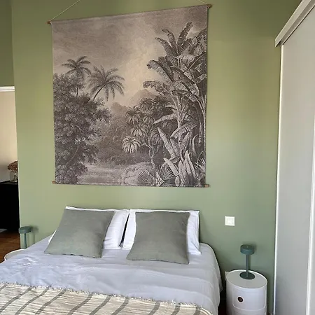 Holiday home Le Petit Camisou, Un Ecrin Au Pied De La Cite