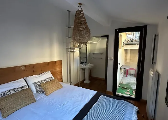 Le Petit Camisou, Un Ecrin Au Pied De La Cite * Καρκασόν