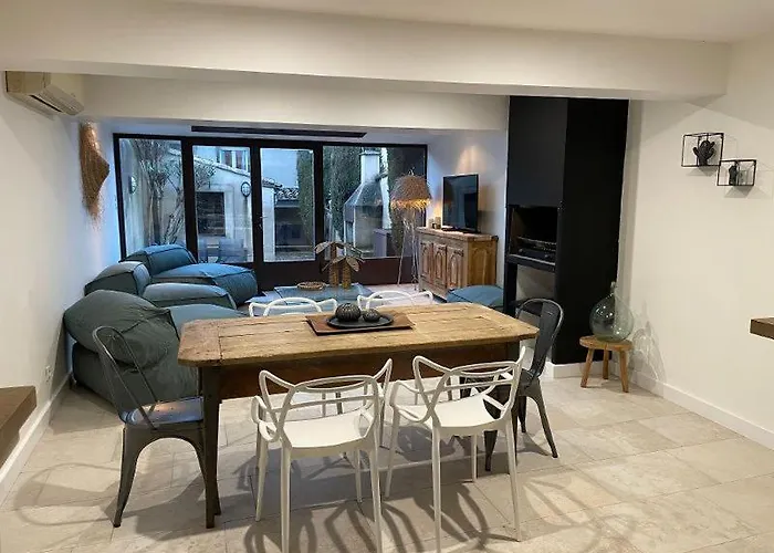 Le Petit Camisou, Un Ecrin Au Pied De La Cite *