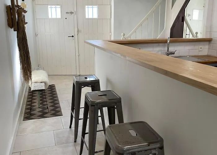 Le Petit Camisou, Un Ecrin Au Pied De La Cite Καρκασόν