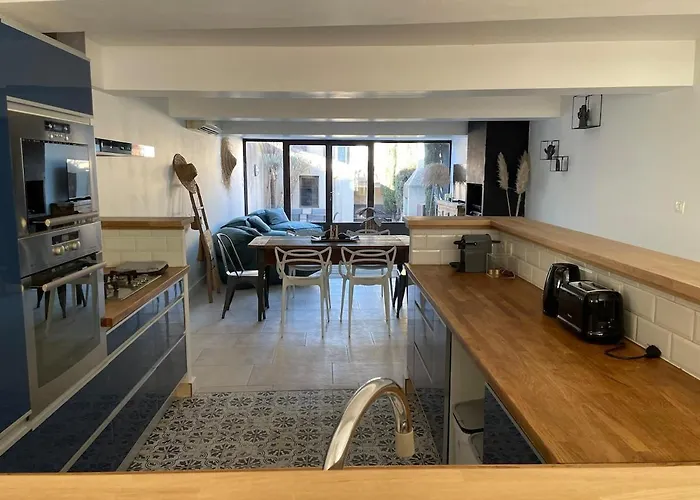 Le Petit Camisou, Un Ecrin Au Pied De La Cite *